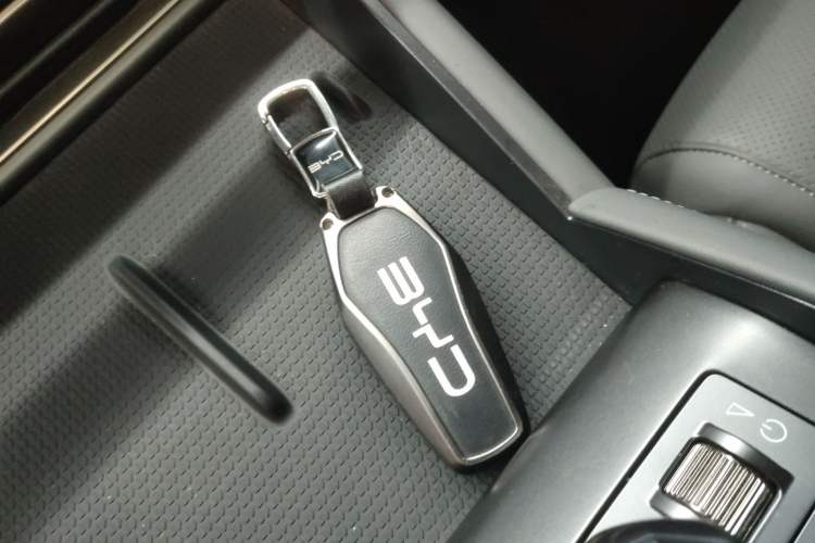 Used BYD Qin L 2025 DM-i Smart Drive 120KM Leading Model Interior 1