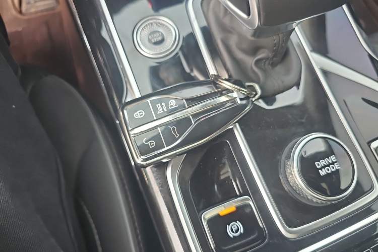 Used Hongqi HS5 2022 Revised Version 2.0T Smart Connect Flagship Edition
