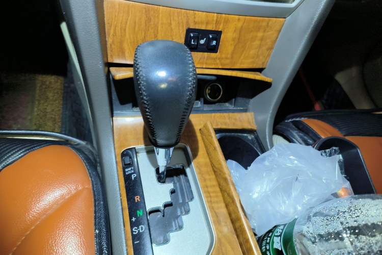 Used Toyota Camry 2010 240G Classic Edition Gear Lever