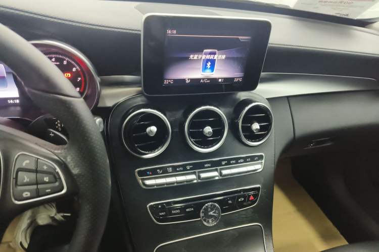 Used Mercedes-Benz C-Class 2018 C 180 L Fashion Edition Sport Version Audio And AC Panel