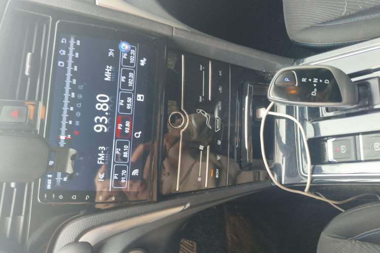 Used Venucia D60EV 2022 Standard Range Comfort Edition Audio And AC Panel