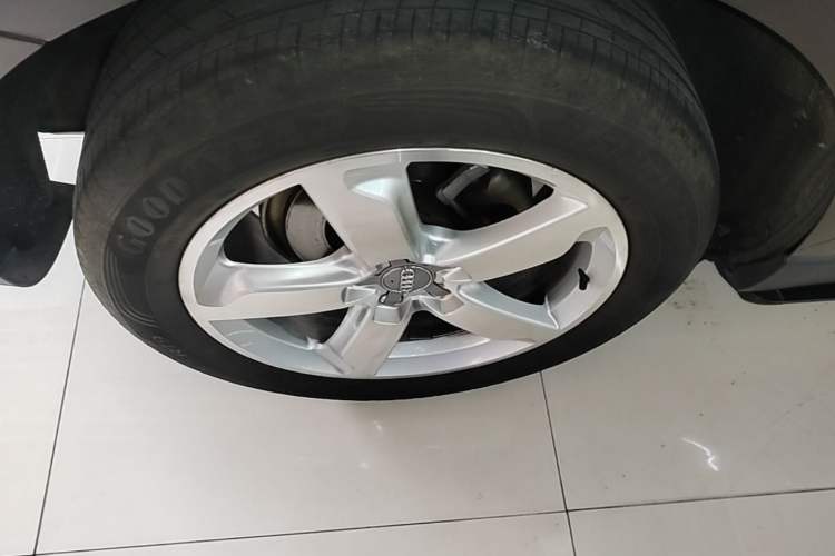 Used Audi Q5 2017 40 TFSI Ambition Edition Right Rear Wheel Hub