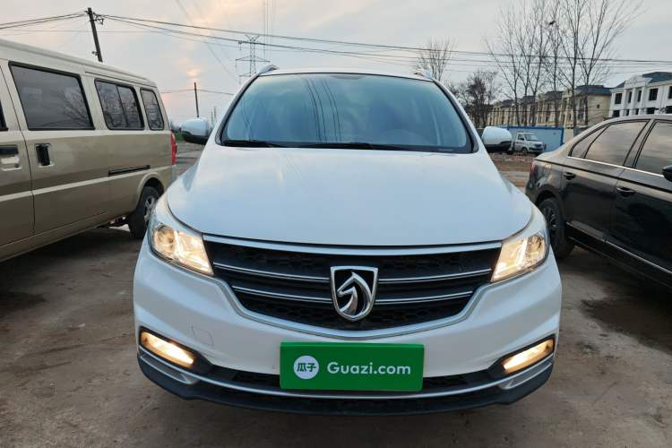 Used Baojun 730 2019 1.5T Manual Fashion Model 7-seater China VI
