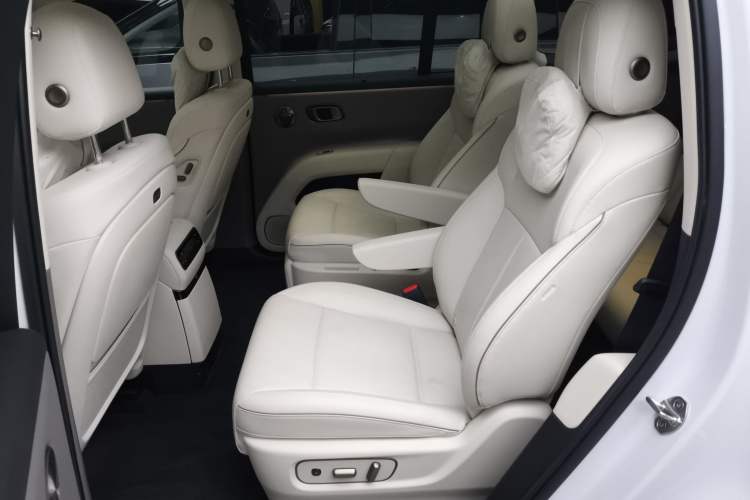 Used Li Auto Li Auto i8 2025 Model Standard Version