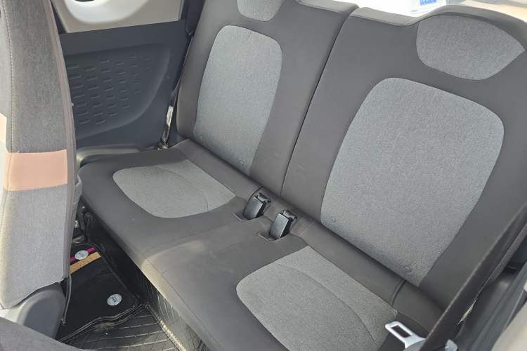 Used Wuling Hongguang MINIEV 2022 Macaron Premium Model – Lithium Iron Phosphate