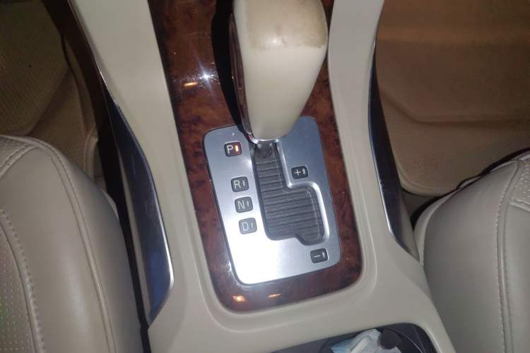 Used Volvo S80L 2011 2.0T ZhiZun Edition Gear Lever