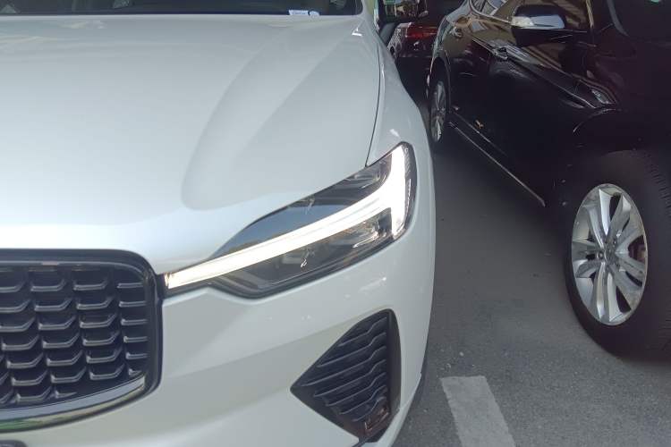 Used Volvo XC60 2023 B5 4x4 SmartDrive Sport Edition