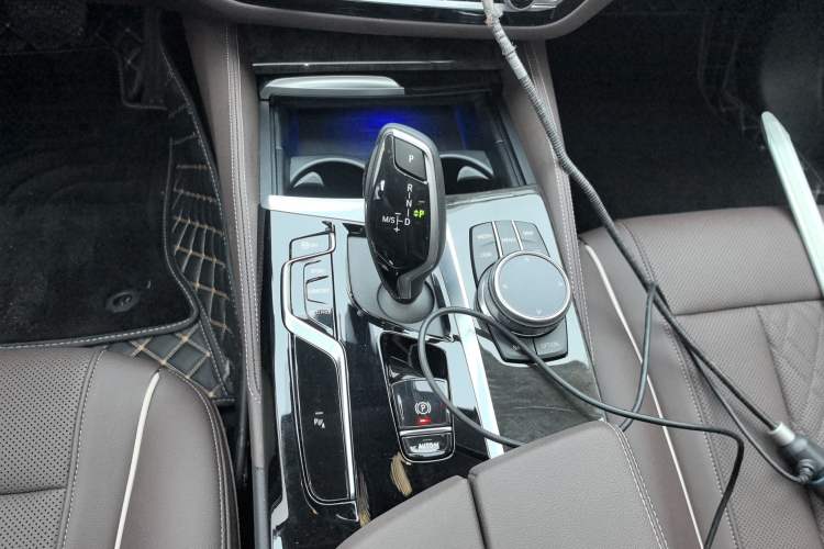 Used BMW 5 Series 2022 Second Facelift 525Li Luxury Package Gear Lever