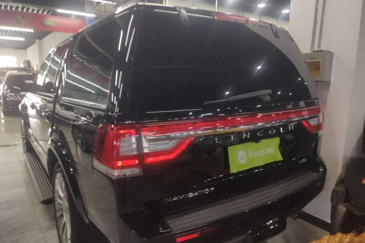Used Lincoln Navigator 2016 3.5T AWD Rear Left 45 Deg