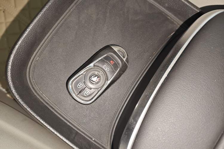 Used Buick GL8 2022 ES Landtrek 653T Comfort Edition