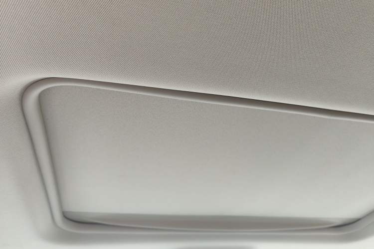 Used Buick GL8 2018 28T Luxury Model China VI Standard Headliner