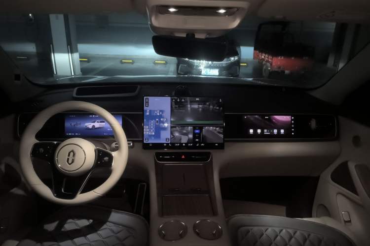 Used Hima AITO M7 2026 Model Pure Electric Max All-Wheel Drive 5-Seater Version Headliner