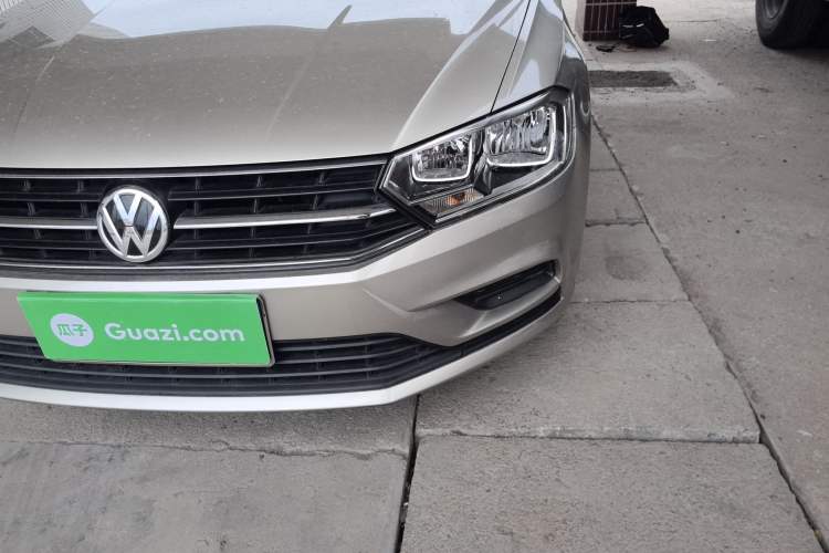 Used Volkswagen Bora 2016 1.6L Manual Fashion Edition Left Front Headlight