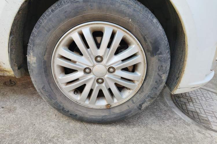 Used Kia K2 2012 Sedan 1.4L MT GLS Commemorative Edition