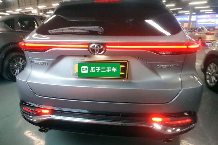 Used Toyota Venza 2023 2.0L CVT Two-Wheel Drive Luxury Edition Rear