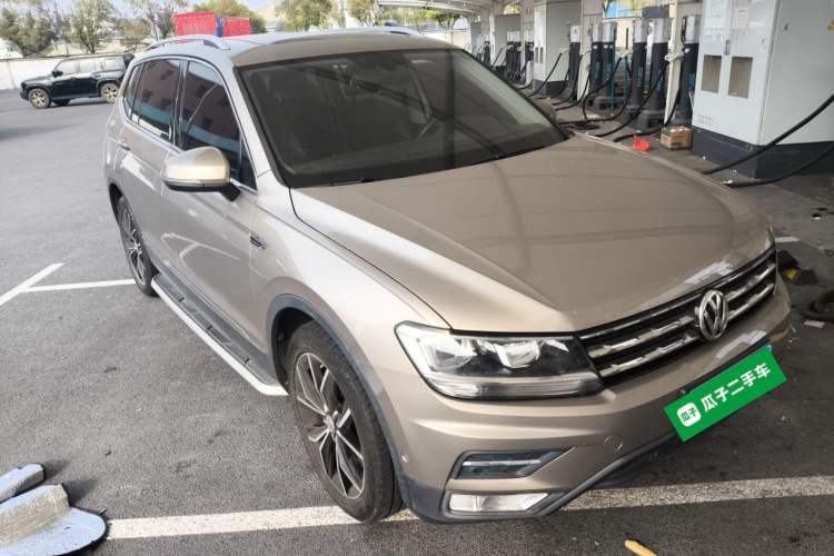 Used Volkswagen Tiguan L 2020 330TSI Automatic Two-Wheel Drive Smart Luxury Edition China VI Standard Front Right 45 Deg
