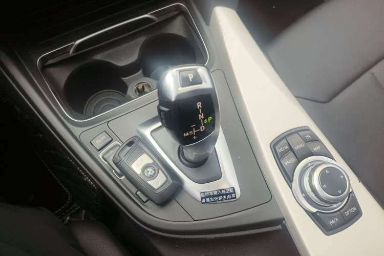 Used BMW 3 Series 2016 320i Fashion Model Gear Lever