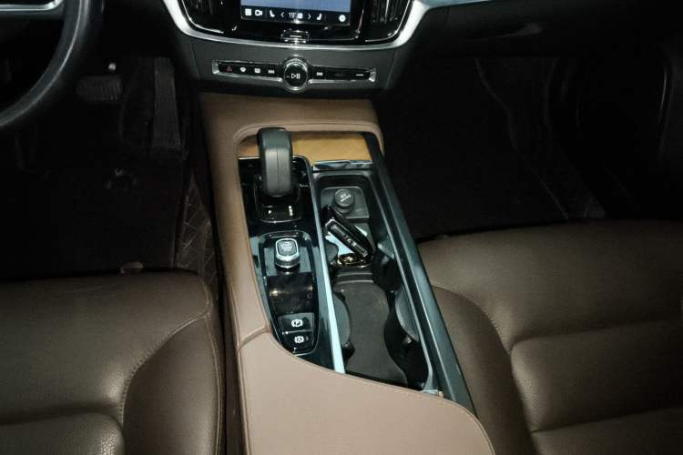 Used Volvo S90 2022 B5 Zhiyi Luxury Edition Gear Lever