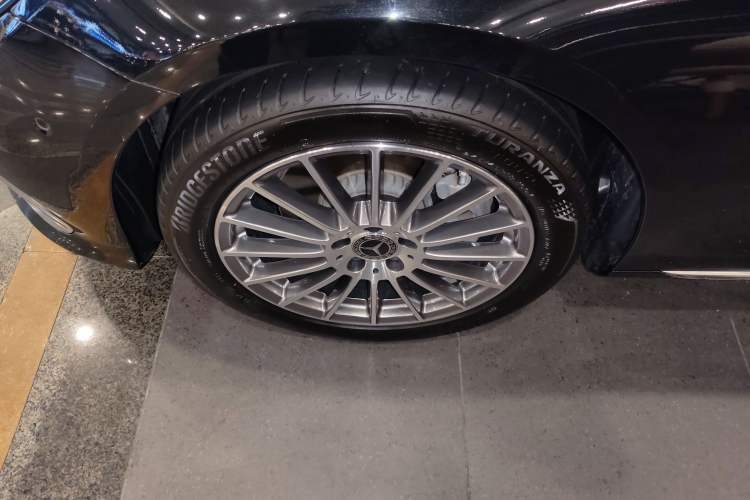 Used Mercedes-Benz E-Class 2023 Facelift E 260 L