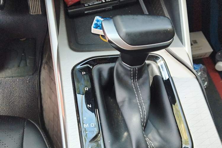 Used Geely Auto Emgrand 2023 4th Generation Champion Edition 1.5L CVT Prestige Model Gear Lever