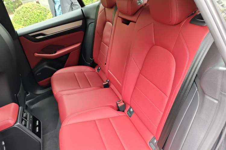 Used Porsche Macan 2024 Macan 4 Left Rear Seat