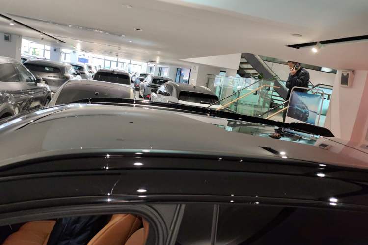 Used XPeng G9 2025 725 with Ultra-Long Range Max Roof