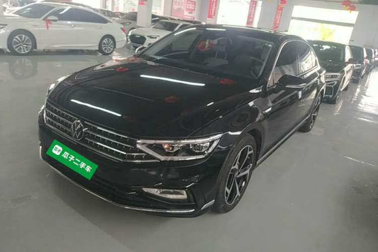 Used Volkswagen Magotan 2024 2 Million Units Zhongxiang Version 330TSI DSG Luxury Edition