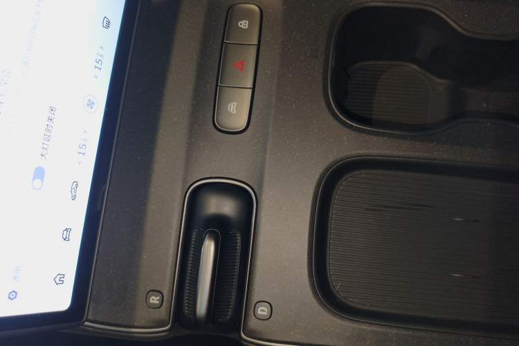 Used Nio ET5T 2023 75 kWh Touring Gear Lever