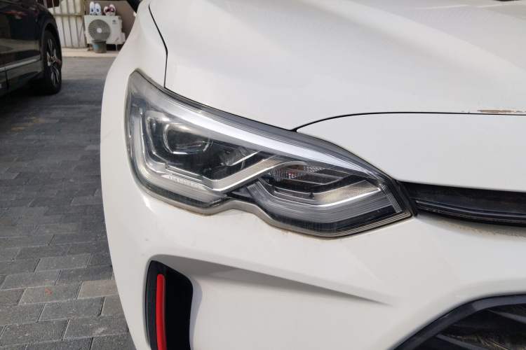 Used Chevrolet Orlando 2019 Redline 530T Automatic Enjoyment Version (5+2 Seating) China VI Right Front Headlight