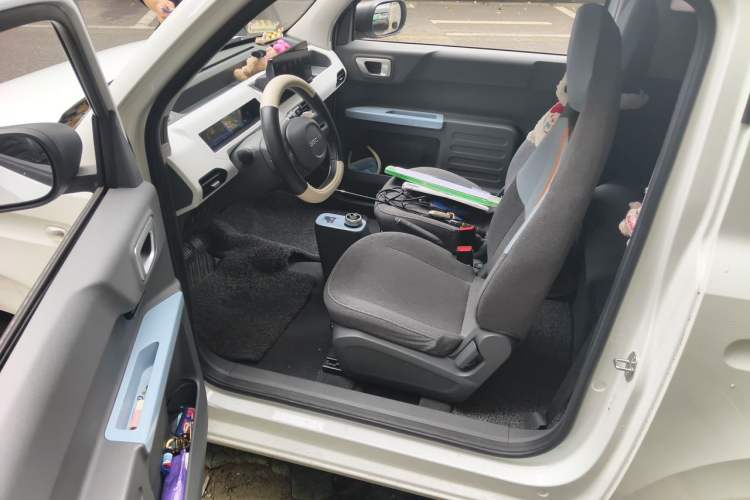 Used Geely Galaxy Panda 2024 Panda Mini 200km Endurance Bear Driver Seat