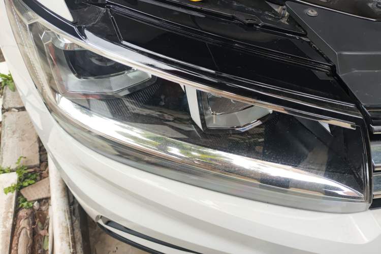 Used Volkswagen Tiguan L 2020 330TSI Automatic Two-Wheel Drive Smart Luxury Edition China VI Standard Right Front Headlight