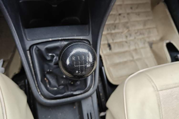 Used Volkswagen Santana 2013 1.6L Manual Fashion Edition Gear Lever