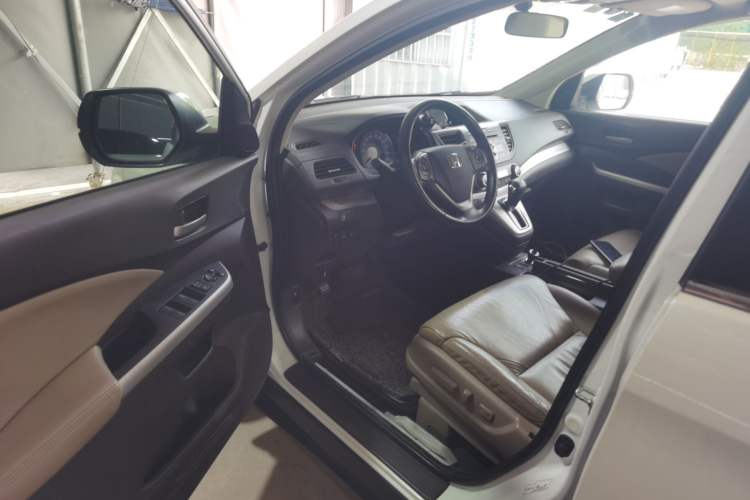 Used Honda CR-V 2013 2.4L two-wheel drive luxury version Driver Seat