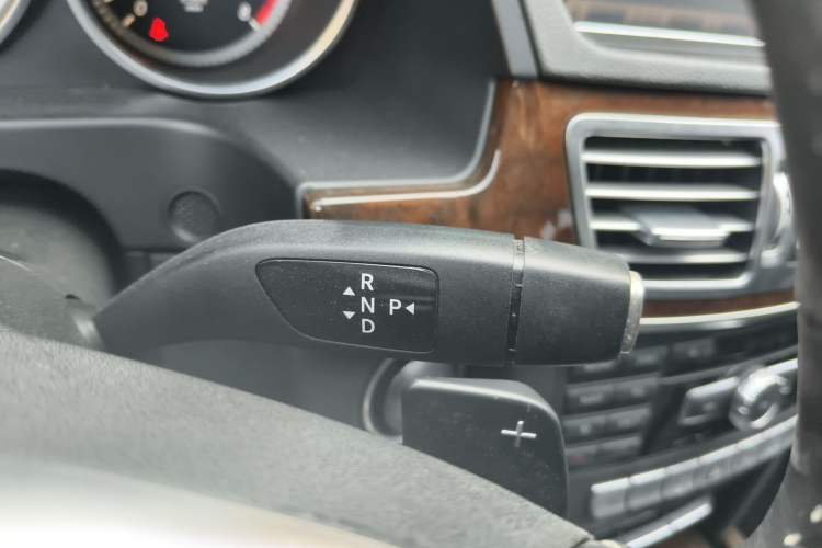 Used Mercedes-Benz E-Class 2015 E 200 L Gear Lever