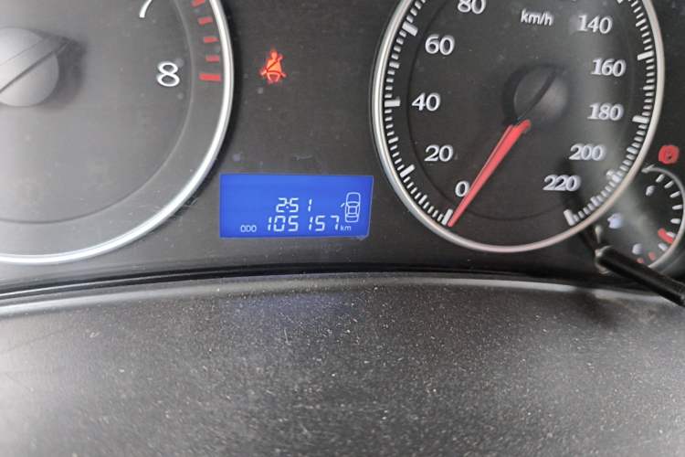 Used Geely Auto Diamond 2017 1.5L Manual Value-Added Model Odometer Close Up