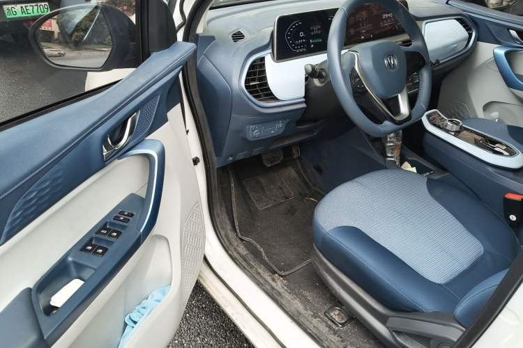 Used CHANGAN Benni E-Star 2022 Qingxin Edition Colorful Model Lithium Iron Phosphate Driver Seat