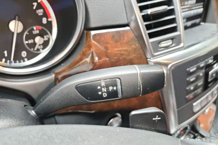 Used Mercedes-Benz M-Class  Gear Lever