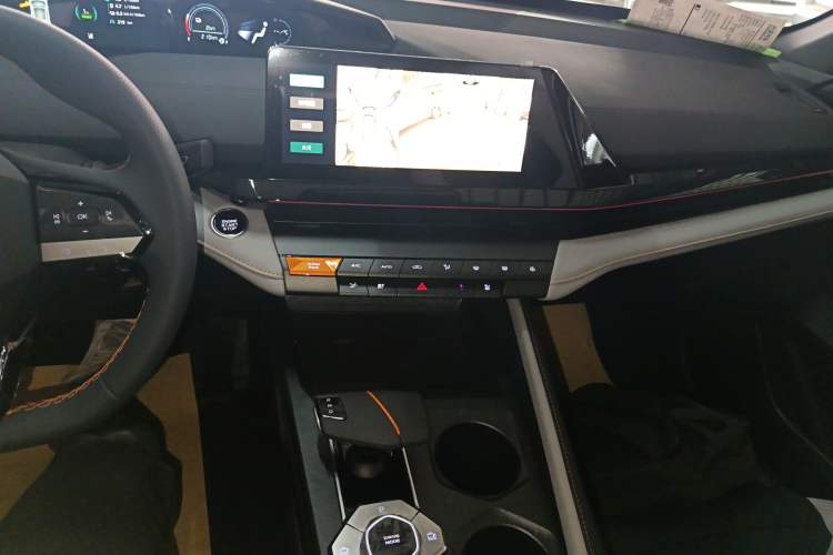 Used CHANGAN UNI-V iDD 2024 Blue Whale Smart Electric iDD 136km Luxury Model