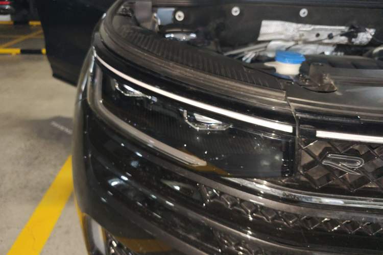 Used Volkswagen Tavendor 2024 380TSI All-Wheel-Drive R-Line Journey Shared Enjoyment Model
