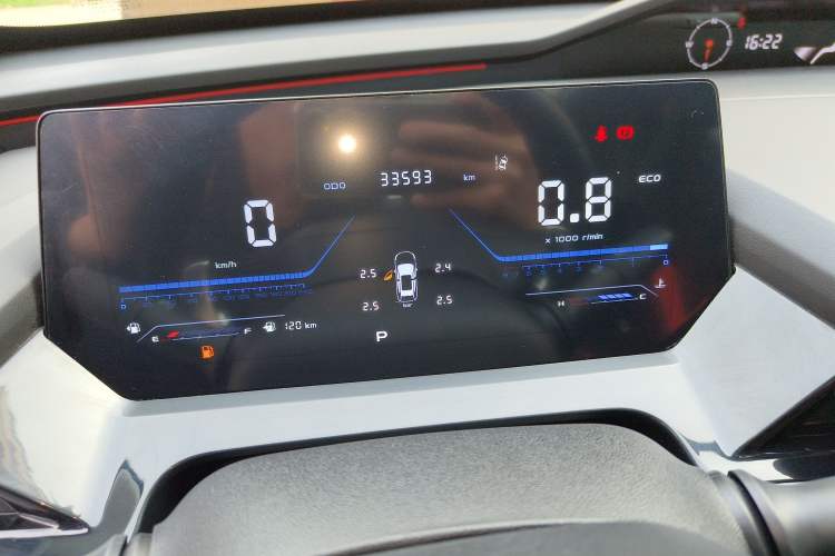 Used Oshan Z6 2022 Blue Whale 1.5T DCT Luxury Model