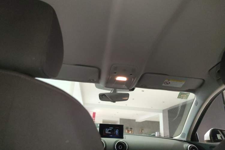 Used Audi A3 2016 Limousine 35 TFSI Ambition Edition Headliner