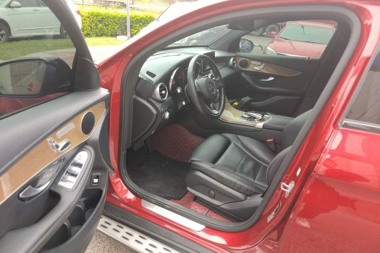 Used Mercedes-Benz GLC Coupe 2019 GLC 260 4MATIC Coupe SUV Driver Seat