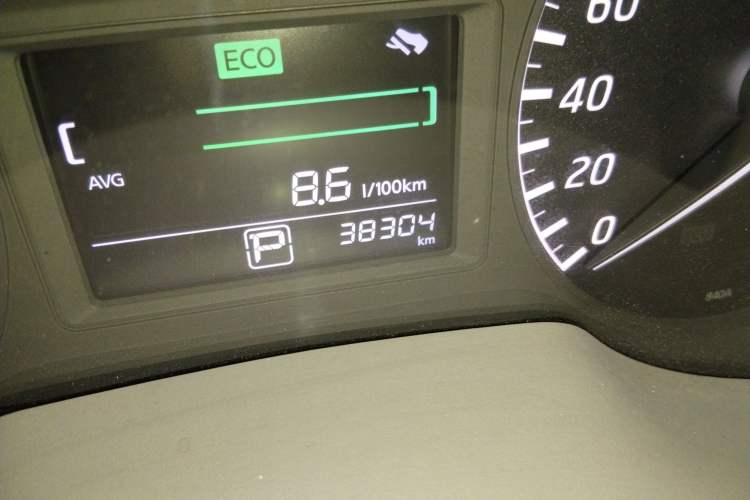 Used Nissan Sylphy 2014 1.6XV CVT Deluxe Edition Odometer Close Up