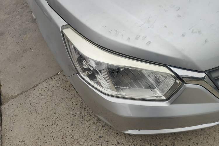 Used Venucia R50 2013 1.6L Manual Fashion Edition Right Front Headlight