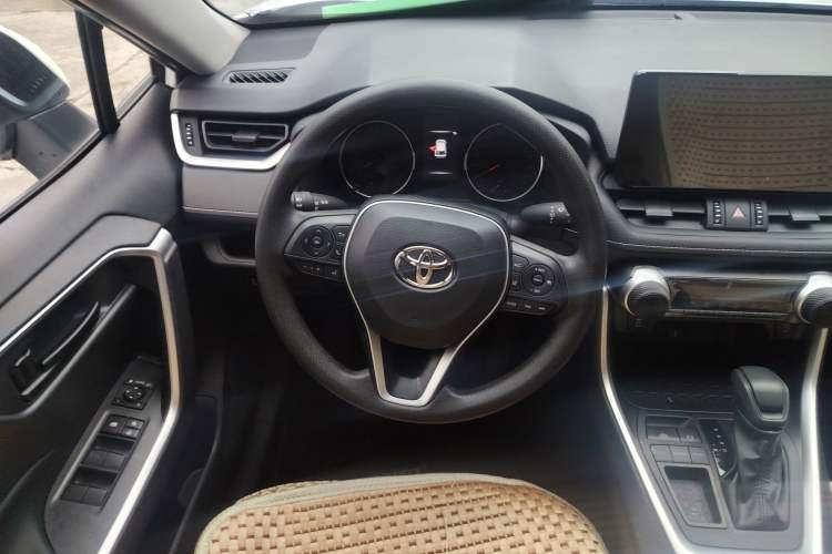 Used Toyota Wildlander 2024 2.0L CVT Two-Wheel Drive Leading Edition Steering Wheel