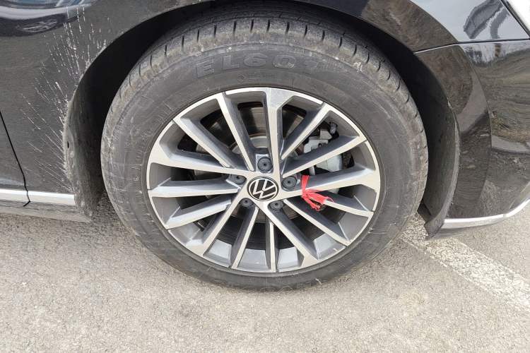 Used Volkswagen Magotan 2020 330TSI DSG Luxury Edition Right Front Wheel Hub