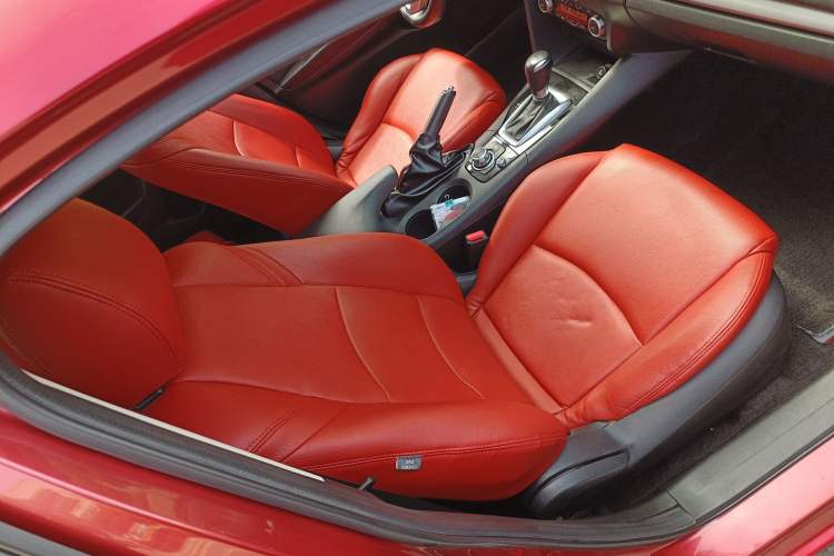 Used Mazda 3 Axela 2016 Sedan 1.5L Automatic Luxury Model