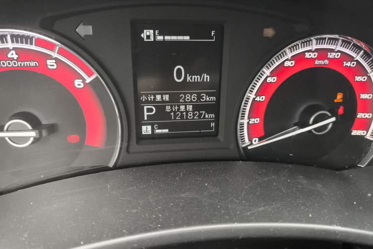 Used Isuzu D-MAX 2019 2.5T Two-Wheel Drive Automatic Base Version JE4D25Q5A