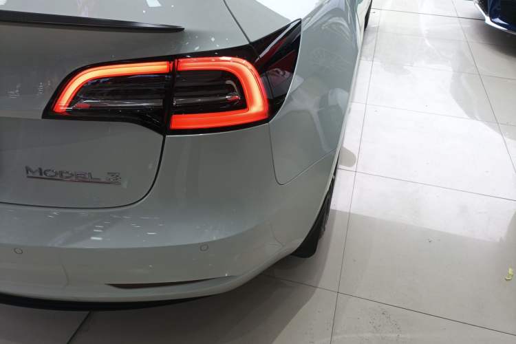 Used Tesla Model 3 2021 Revised Performance Version with All-Wheel Drive 3D1 Exterior 2