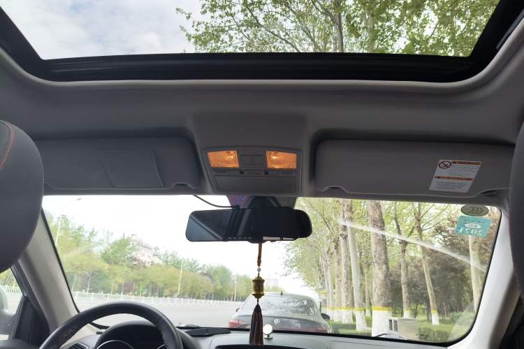 Used Bestune X80 2013 2.0L automatic comfort version Headliner